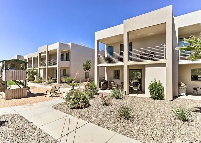 Sunny Resort Townhome + Balcony & Pool Access