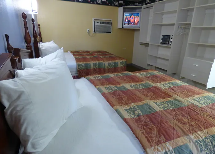 Coronada Inn & Suites